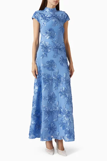 فستان مزين بتطريزات زهور