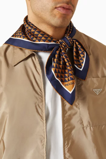 وشاح بنقشة سيمبول حرير تويل