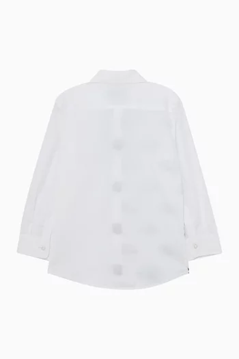 قميص بتصميم نصف طبعة شعار الماركة