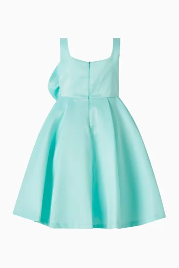 فستان مزين بورود بارزة