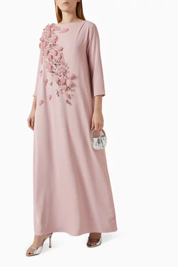 قفطان مزين بتطريزات كريب