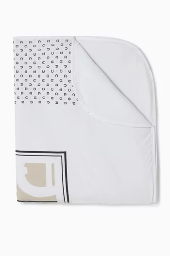 بطانية بطبعة بشعار الماركة قطن