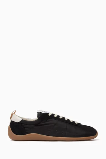 Striker Low-top Flat Sneakers