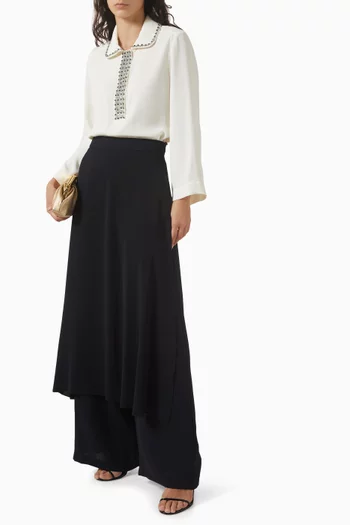 بلوزة بياقة مطرزة