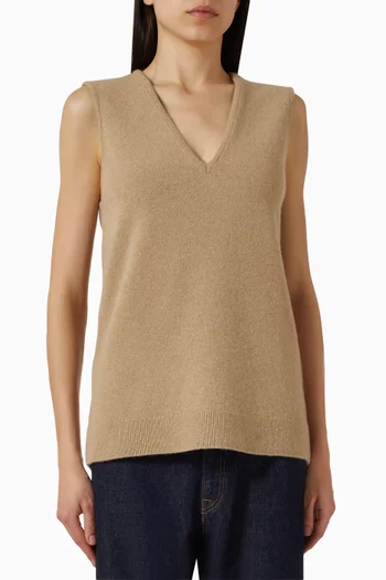 فيست صوف بفتحة رقبة على شكل حرف V‏