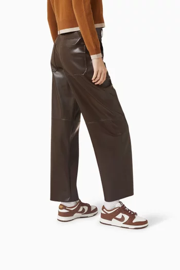 Dunk Low SE Sneakers in Leather