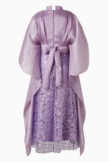 فستان طويل بكاب وتطريزات بالترتر