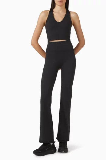 حمالة صدر سوفتسكالب بفتحة رقبة علي شكل حرف V‏ وحمالات متقاطعة في الخلف