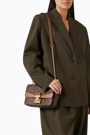 حقيبة مارسو قنب بشعار الماركة