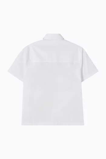 قميص بأزرار