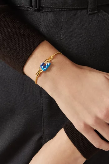 حلية بتصميم بحر