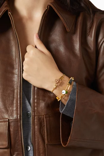 حلية بتصميم حقيبة