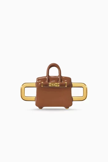 حلية بتصميم حقيبة