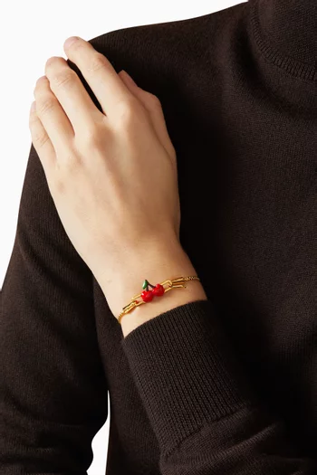 حلية بتصميم كرز