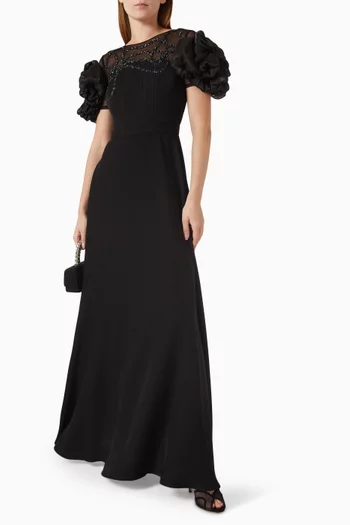 فستان سهرة مزين بتطريزات بالخرز