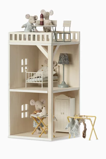 Mouse Hole Farmhouse Annex in Wood