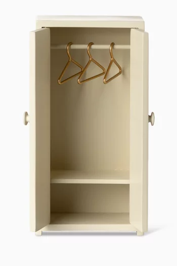 Mouse Closet in Wood