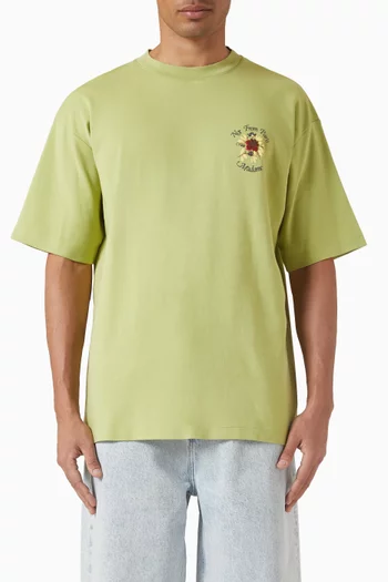 تي شيرت بشعار الماركة ووردة قطن