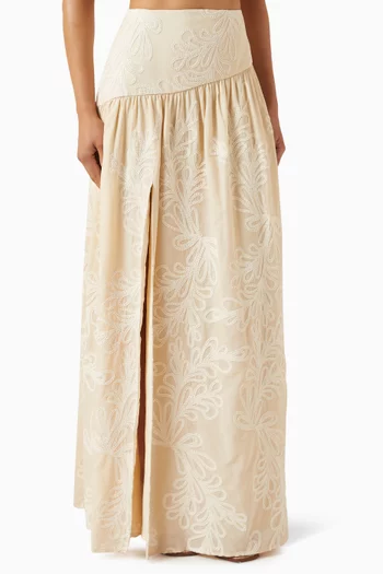 تنورة كليو طويلة