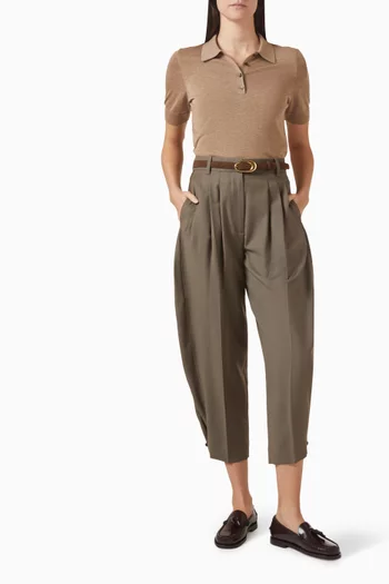 بنطال بقصة ساق أسطوانية وطيّات