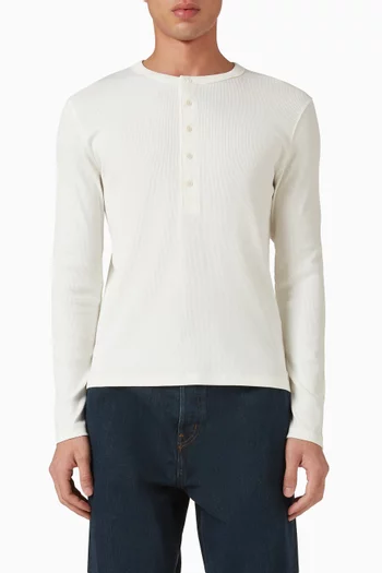 تي شيرت قطن بياقة هنلي وقصة ضيقة ونسيج مضلع