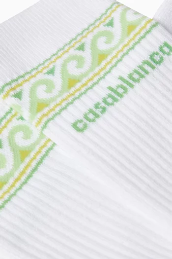 جوارب بشعار الماركة قماش منسوج