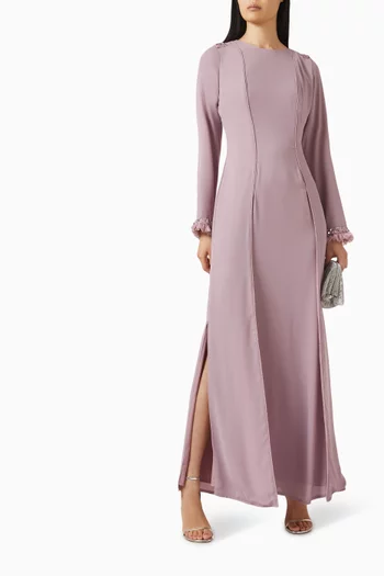 فستان طويل بأساور بكشكش