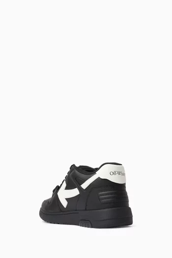 سنيكرز اوت اوف اوفيس جلد