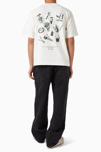 تي شيرت بطبعة قفاز قطن