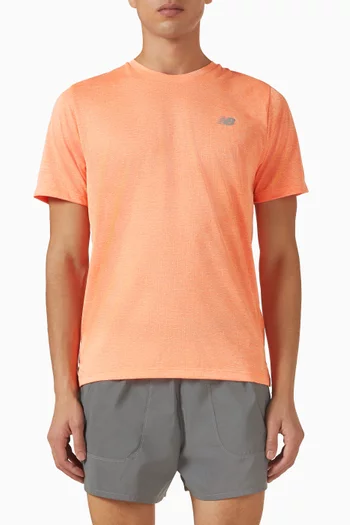 تي شيرت رياضي بشعار الماركة