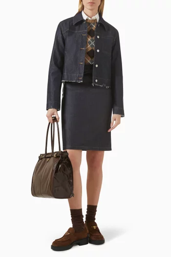 جاكيت بحافة غير محاكة دينم