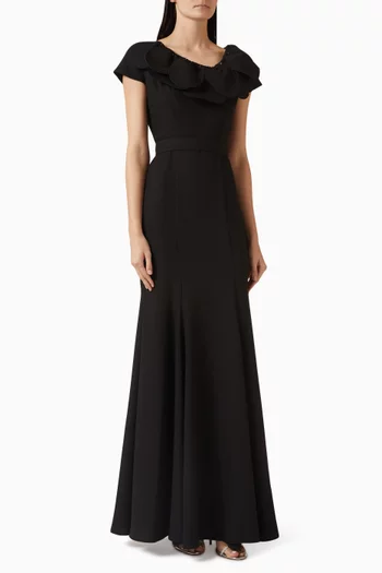 فستان بياقة مزينة بتطريزات بتلات زهور