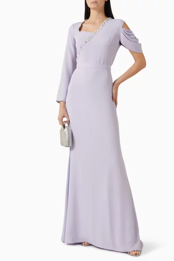 فستان مزين بتطريزات بالكريستال