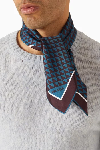 وشاح بنقشة سيمبول حرير تويل