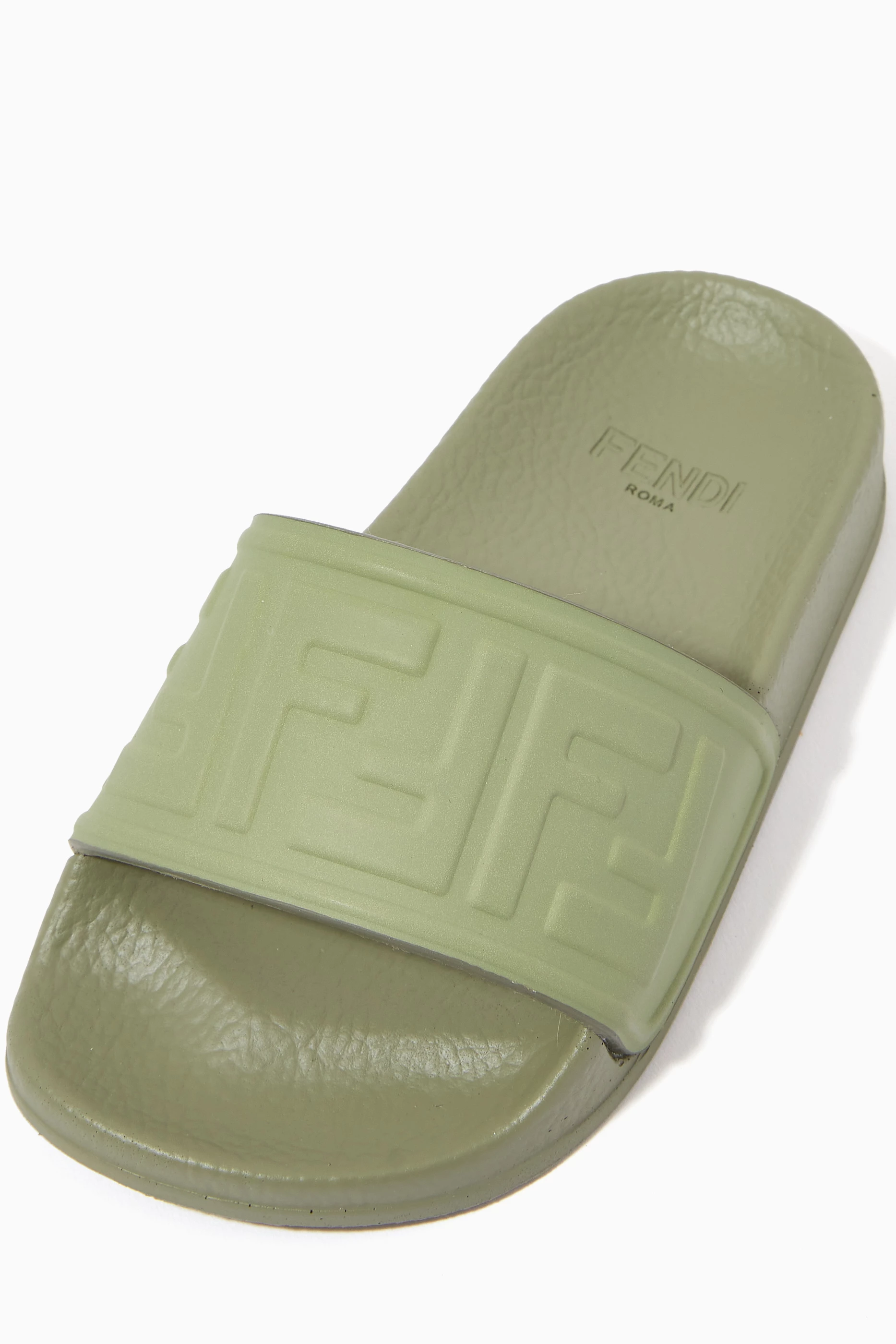 Buy Fendi Green Logo Pool Slides for Boys in Bahrain Ounass