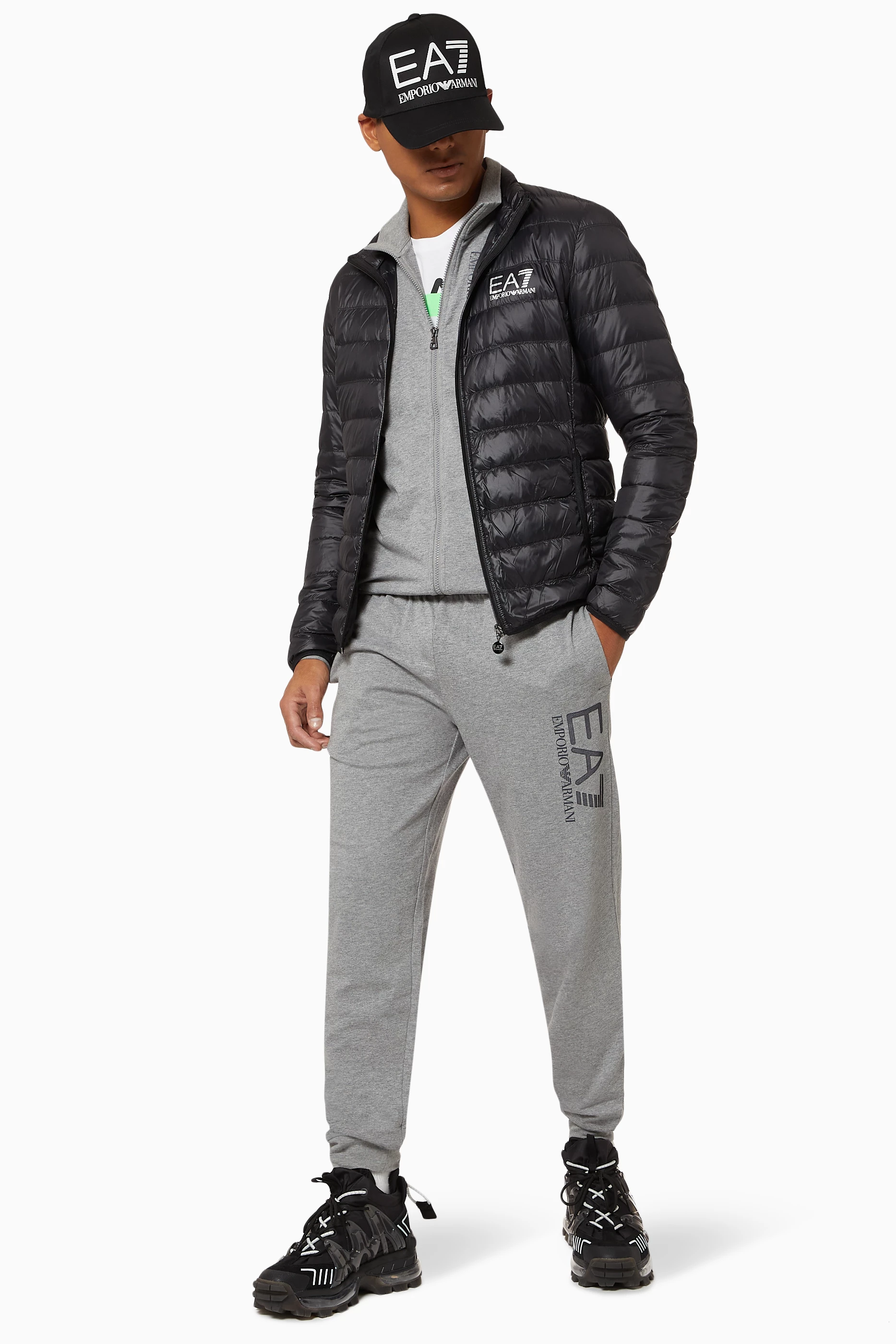 Armani training shop