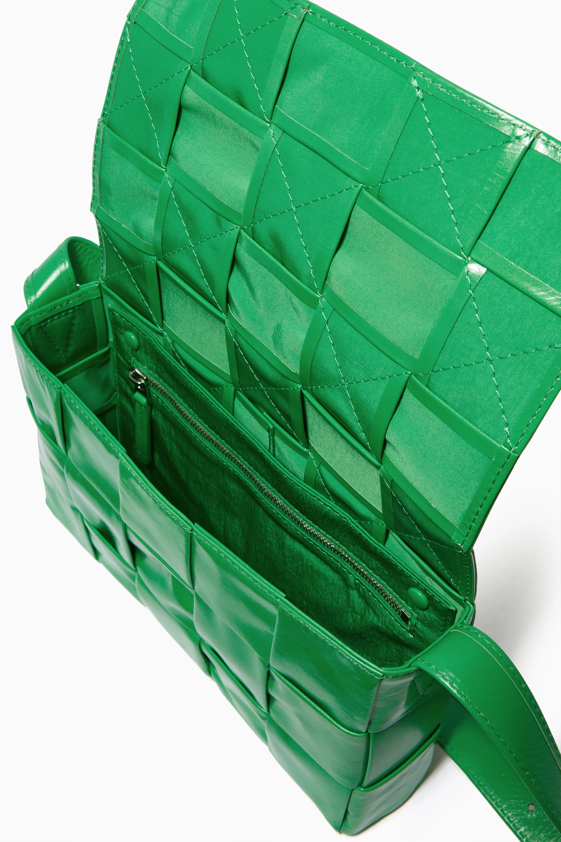 Buy Bottega Veneta Green Cassette Bag in Intrecciato Paper Calf For UNISEX Online Ounass Bahrain