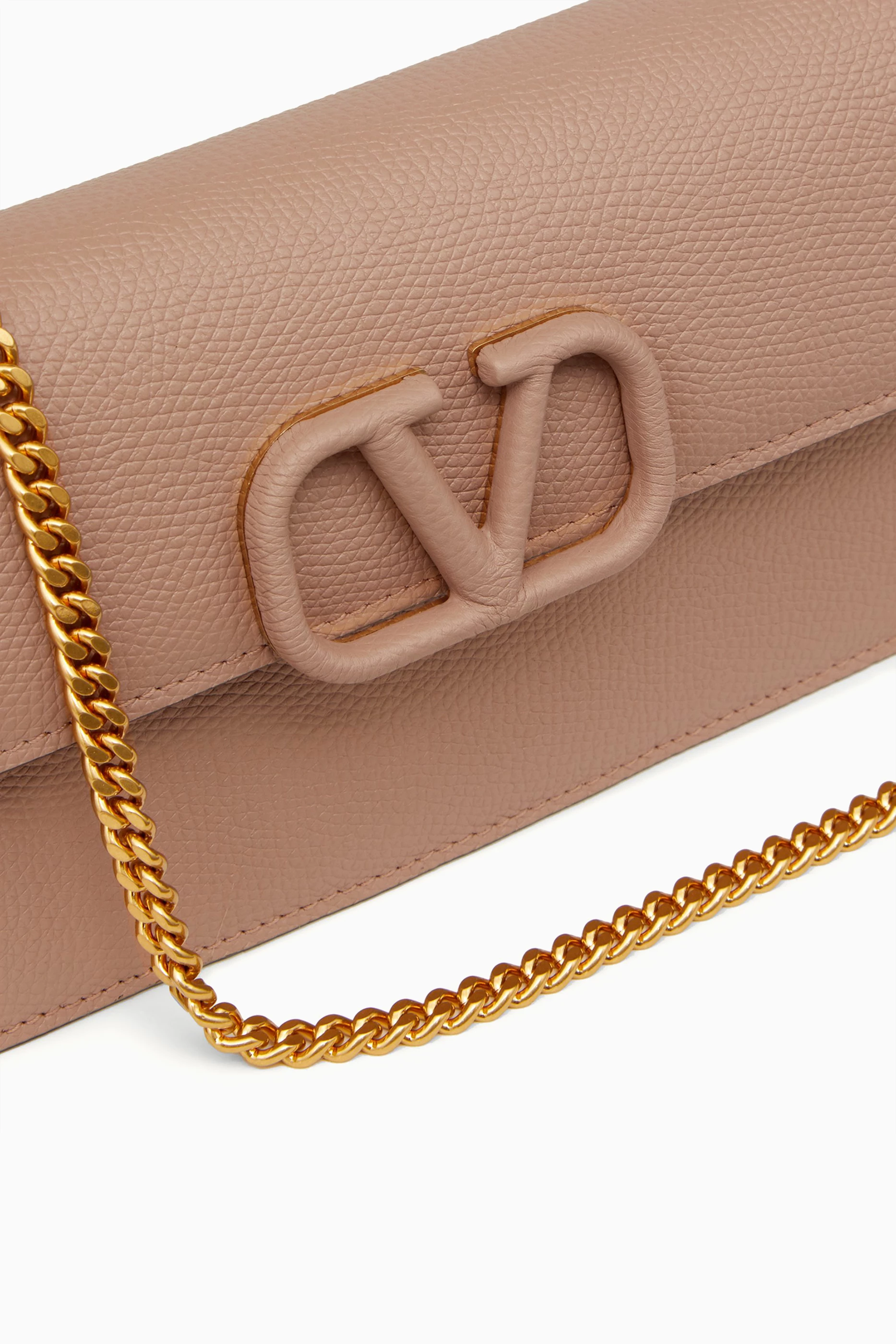 Buy Valentino Garavani Pink Valentino Garavani VSLING Wallet on Chain in Grainy Leather For Women Online Ounass Bahrain