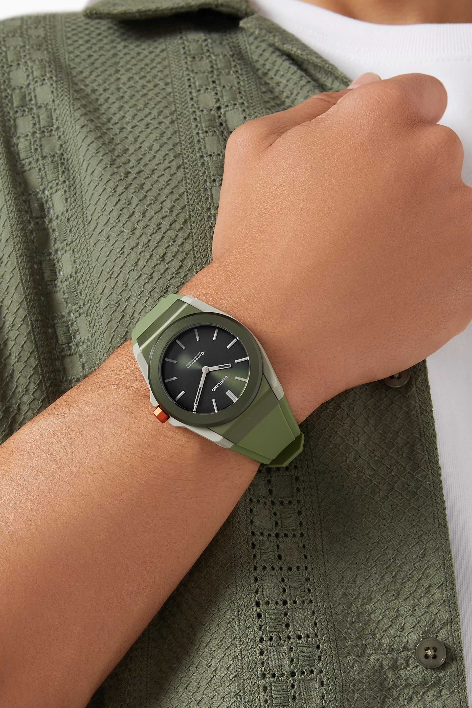 Buy D1 Milano Green Carbonlite Watch in Polycarbon 40.5mm For Men Online Ounass Bahrain